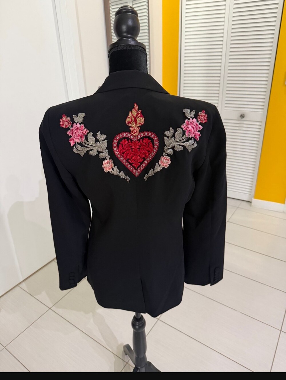 cinq a sept Black Embroidered Floral Blazer - Picture 6 of 7